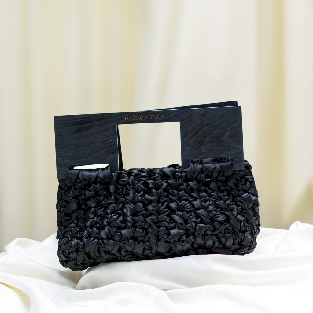 La Margot - Noir with Oak Handle